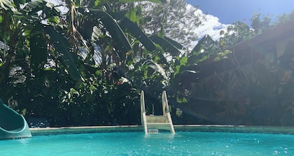 4-bedroom farmhouse in gorgeous Nuevo Colón with cool AC breeze