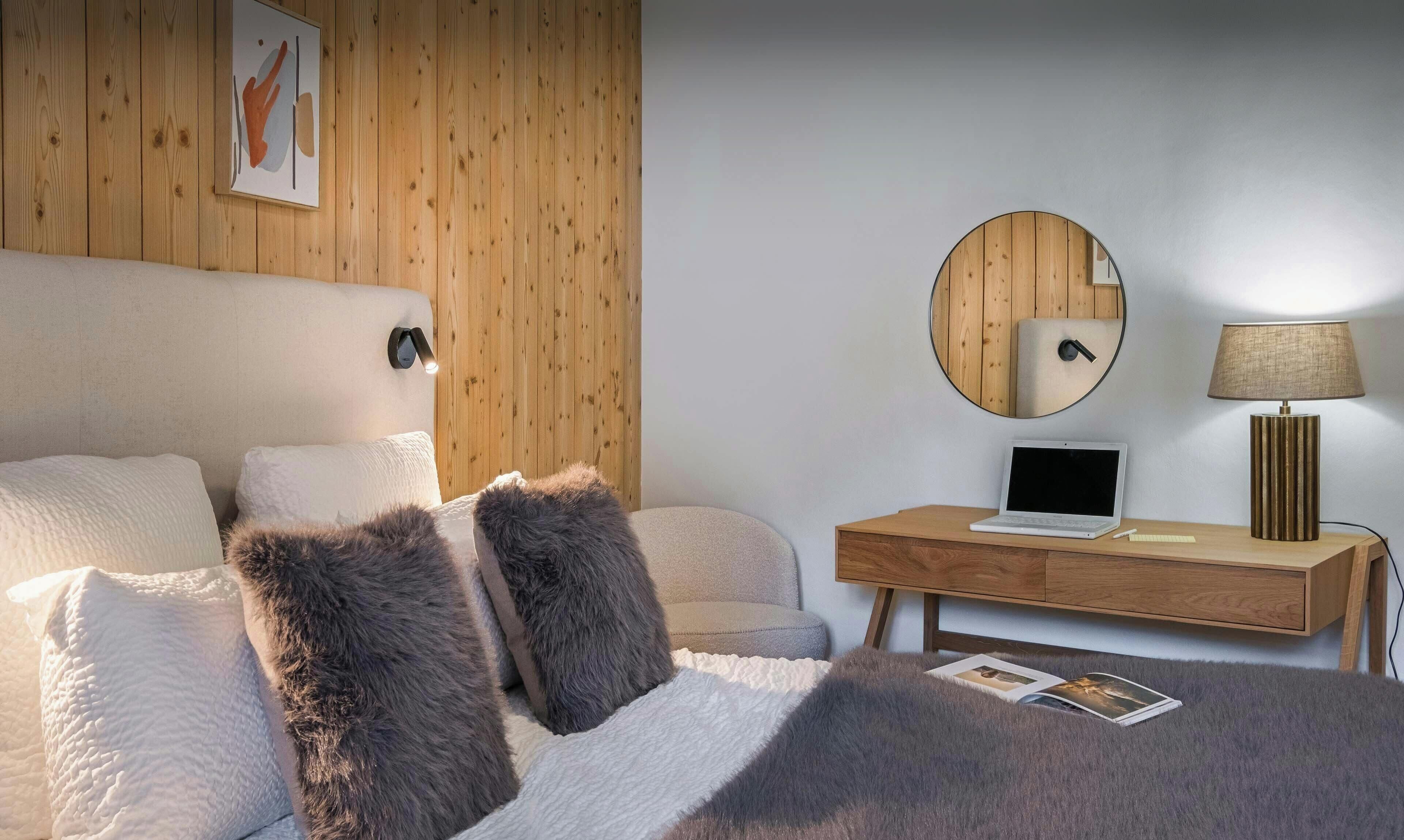 WiFi, bed sheets