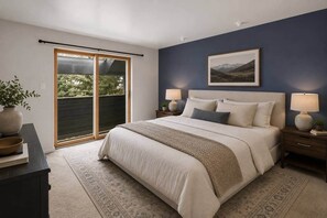 Iron/ironing board, WiFi, bed sheets - Sky Loft: Steps to skiing w/ hot tub! (Telluride)