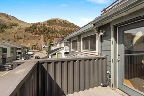 Property grounds - Sky Loft: Steps to skiing w/ hot tub! (Telluride)