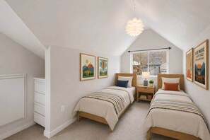 Iron/ironing board, WiFi, bed sheets - Sky Loft: Steps to skiing w/ hot tub! (Telluride)
