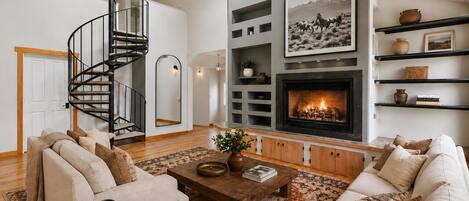 TV, fireplace