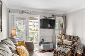 TV - 2 bedroom shore dr condo steps away from the beach (Myrtle Beach)