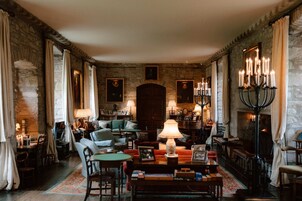 House | 9 bedrooms, high-speed internet