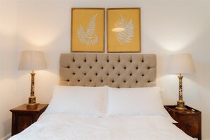 House | 15 bedrooms