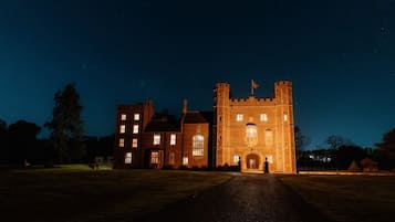 House | 15 bedrooms