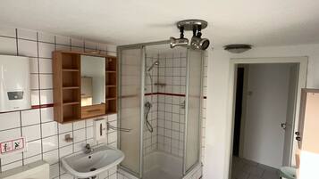 Handtücher, Seife, Toilettenpapier