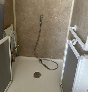 House, 2 Bedrooms, Accessible, Balcony | Bathroom