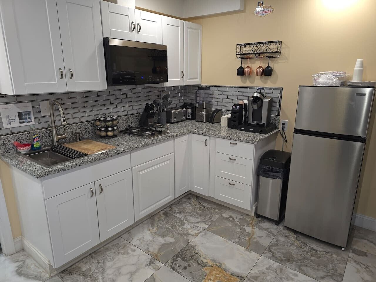 Fridge, microwave, stovetop, coffee/tea maker