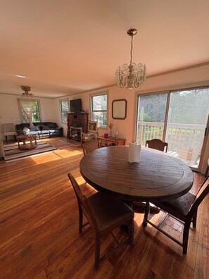 Dining - La Casa Verde: Peaceful 3BR Orchard Retreat Near Collins Lake (Rackerby)