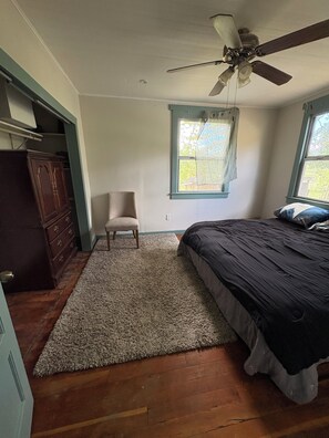 Room - La Casa Verde: Peaceful 3BR Orchard Retreat Near Collins Lake (Rackerby)