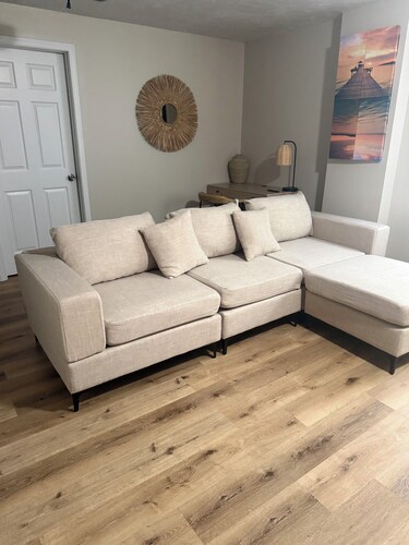Spacious 5-bedroom house in serene Urbana