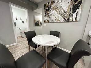 Dining - FIFAWorldCup2026.NearStadiums.KingBed.Sleeps6. (Arlington)