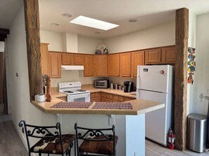 Fridge, microwave, oven, stovetop - Sunset Overlook at The Bubbling Wells Oasis (Desert Hot Springs)