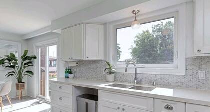 Sleeps 14 • 15 Min to World Cup & Downtown