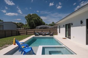 Pool - Private pool retreat w/ screened patio & BBQ (Vero Beach)