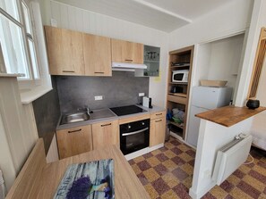 Fridge, microwave, oven, dishwasher - Lovely studio fo 2 or 3 people, only 100m away from the beach of Portiragnes plage (PORTIRAGNES)