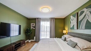 2 slaapkamers, een strijkplank/strijkijzer, gratis wifi, beddengoed
