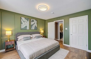 2 bedrooms, iron/ironing board, free WiFi, bed sheets