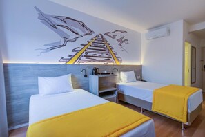 In-room safe, blackout curtains, soundproofing, free WiFi - MAORI MANTIQUEIRA HOTEL (Cruzeiro)
