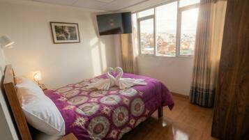Classic Single Room, Lake View | Down comforters, desk, free WiFi