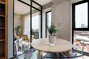 Dining - w* | Well-Appointed 2BR w/ Balcony in Tabacalera (Ciudad de México)