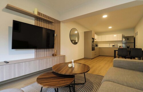 w* | Trendy & Cozy 2BR w/ Balcony in Miraflores