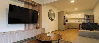 w* | Trendy & Cozy 2BR w/ Balcony in Miraflores