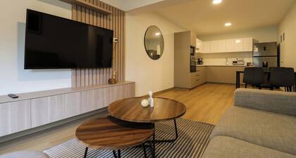 w* | Trendy & Cozy 2BR w/ Balcony in Miraflores