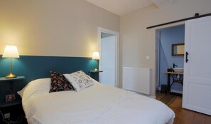 Iron/ironing board, travel crib, internet - Chez Paulette - HAUX (HAUX)