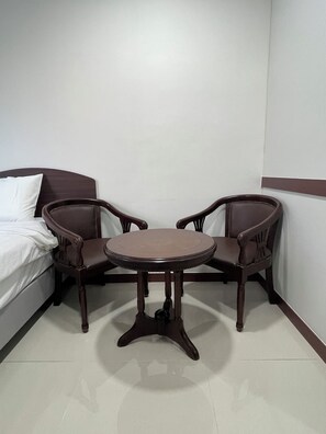 Standard Double Room, City View | Bahagian dalam