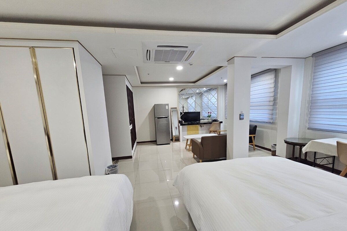 Premium Suite, City View | Langsir/tirai gelap terus, Wi-fi percuma 