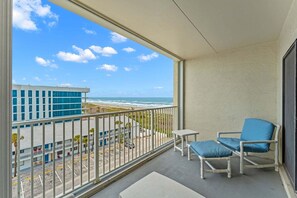 Property grounds - Gorgeous 2BR Condo W/ Partial Ocean View, Balcony, Pool, Hot Tub! 🍹🏖️ (Cocoa Beach)