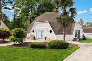 Exterior - "Dome on the Dock" 3Br/3Ba + Tiki Bar + Sleeps 10 + Lakefront (Denver)