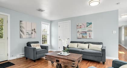 Farmhouse Sunrise | Upper-level renovated home - a boater