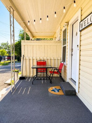 Outdoor dining - Fun Game House Near Downtown / Arcade + Air Hockey (San Antonio)