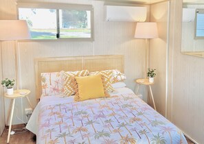 Room - Elizabeth the spacious retro caravan. Sleeps 6 | Rye, Mornington Peninsula (Rye)