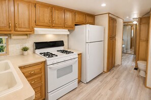 Private kitchen - Vrbo Property (Naples)