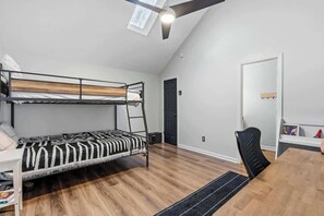 2 bedrooms, iron/ironing board, WiFi, bed sheets - Relaxing Place to Stay, 2BR, Golf Colony with Pool (Little River)