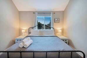 2 bedrooms, iron/ironing board, WiFi, bed sheets
