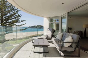 Terrace/patio - Marine Horizon Pool & Sauna by Five Star Focused (Mount Maunganui)
