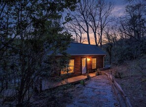 Exterior - The Quiet Chimney @ Lake Lure (Lake Lure)