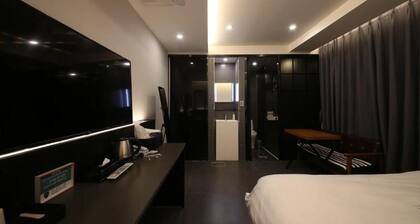 THE M HOTEL