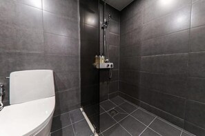 Double Room, Non Smoking | Bathroom | Shower, hair dryer, towels, soap