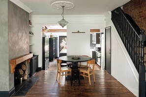 Dining - Charming 4BR Home with Garden and BBQ (Greater London)