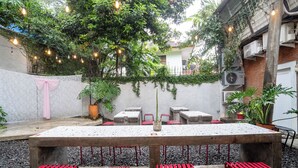 Tempat makan outdoor