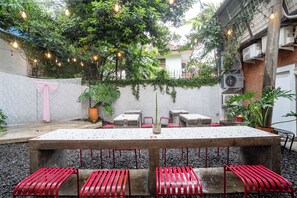 Outdoor dining - Hotel Tobana Pejaten House by ARBA (South Jakarta City)