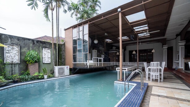 Kolam renang outdoor
