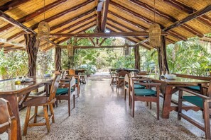 Outdoor dining - Modern and spacious King studio w/ AC, kitchen, pool (Playa Grande)