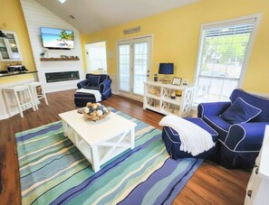 Smart TV, fireplace